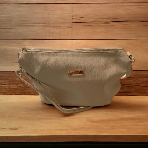 BCBG shoulder crossbody bag; ivory color with zip closure. NWOT - Picture 1 of 9